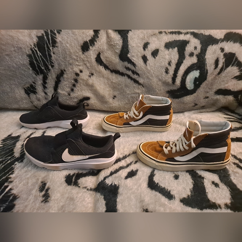 VANs OTW & Nike Shoe Bundle Size 7
